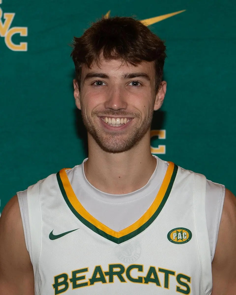 Portrait Julien Vonovier in saint vincent basketball uniform